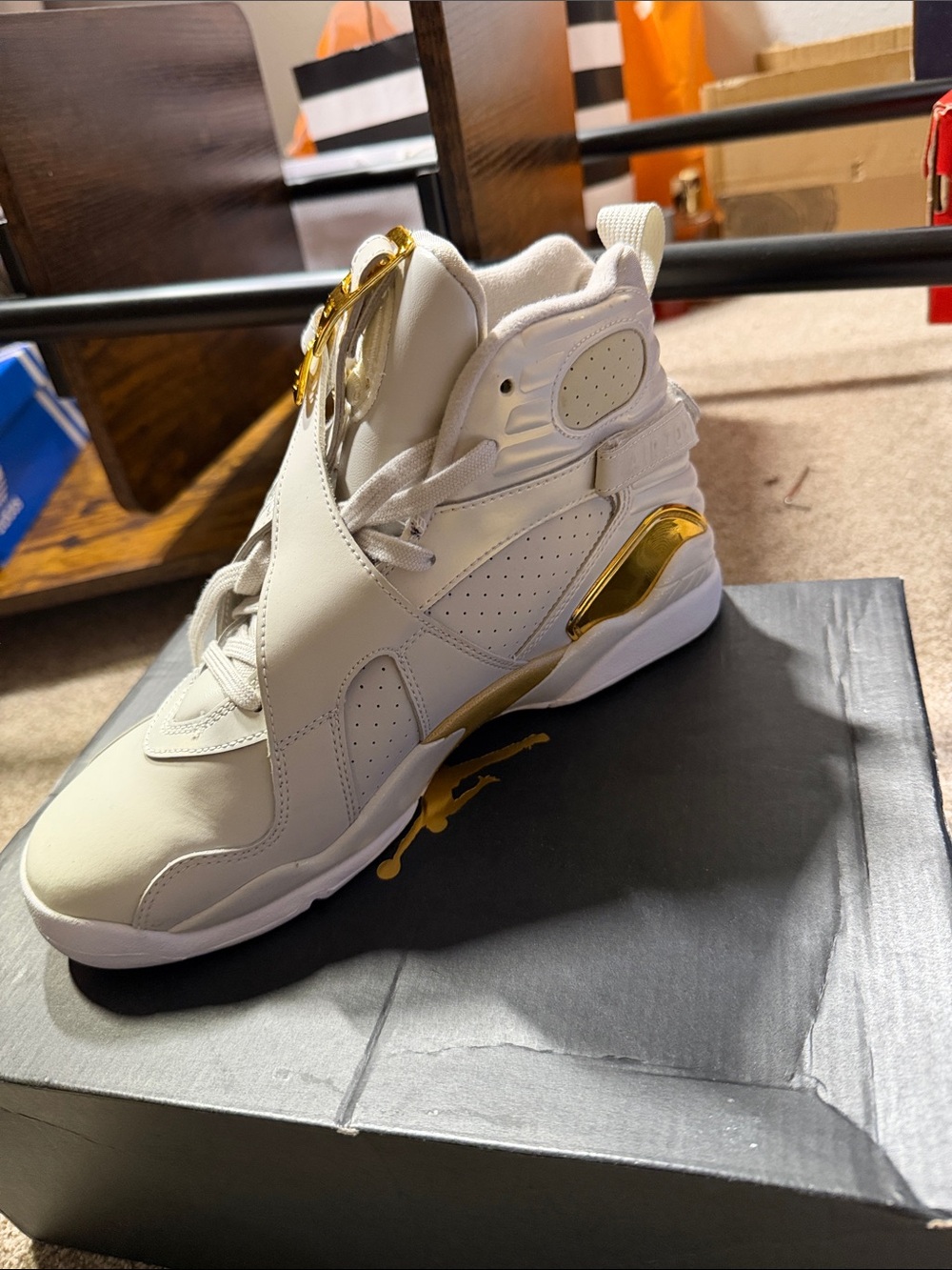 Jordan Retro 8 Champagne Pack Celebration Kids White and Gold High-Top Sneakers - Picture 6 of 10